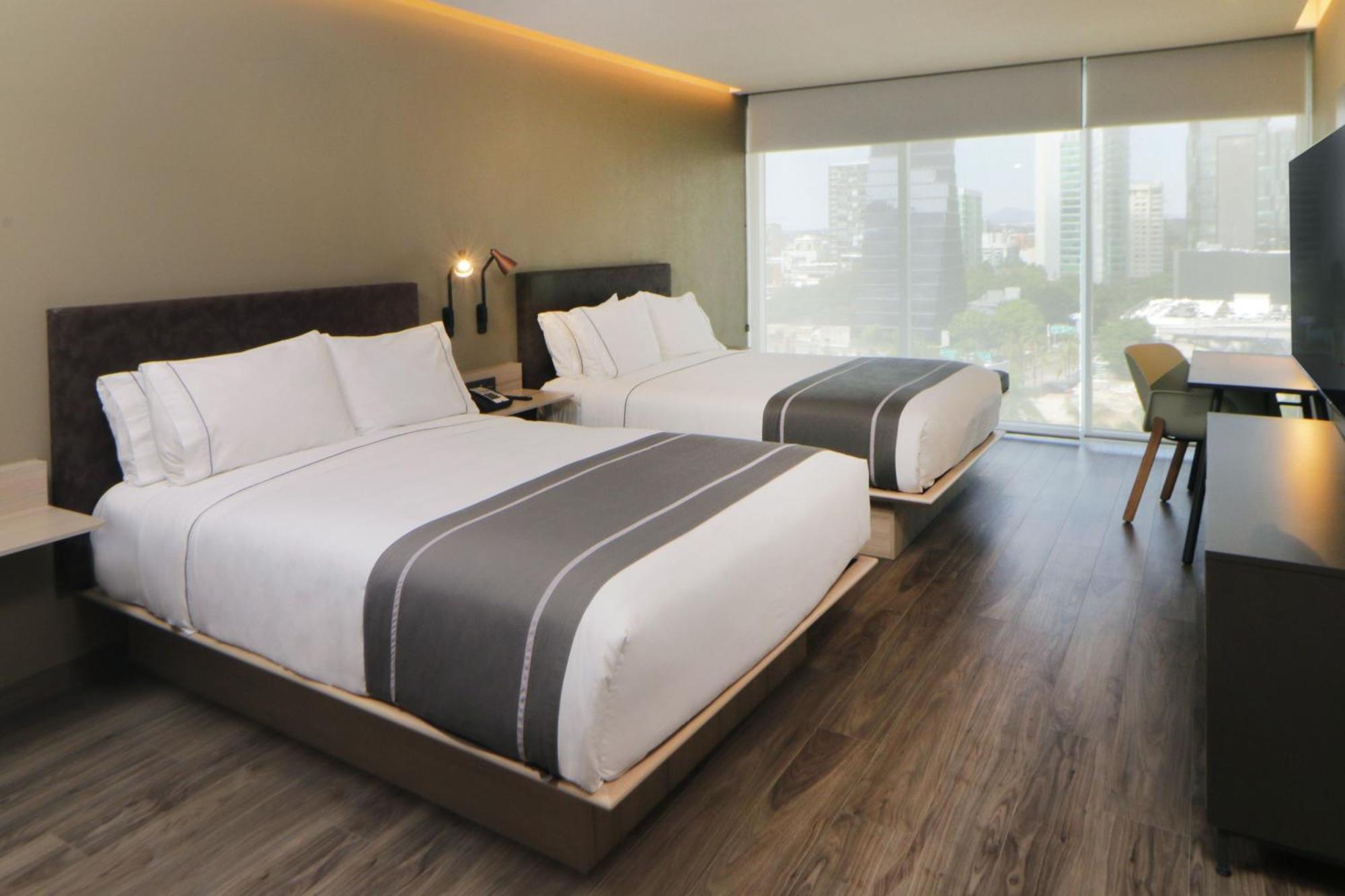 City Express Plus By Marriott Guadalajara Providencia Extérieur photo