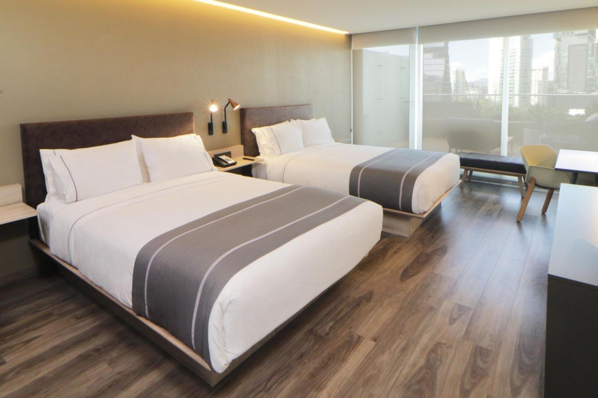City Express Plus By Marriott Guadalajara Providencia Extérieur photo