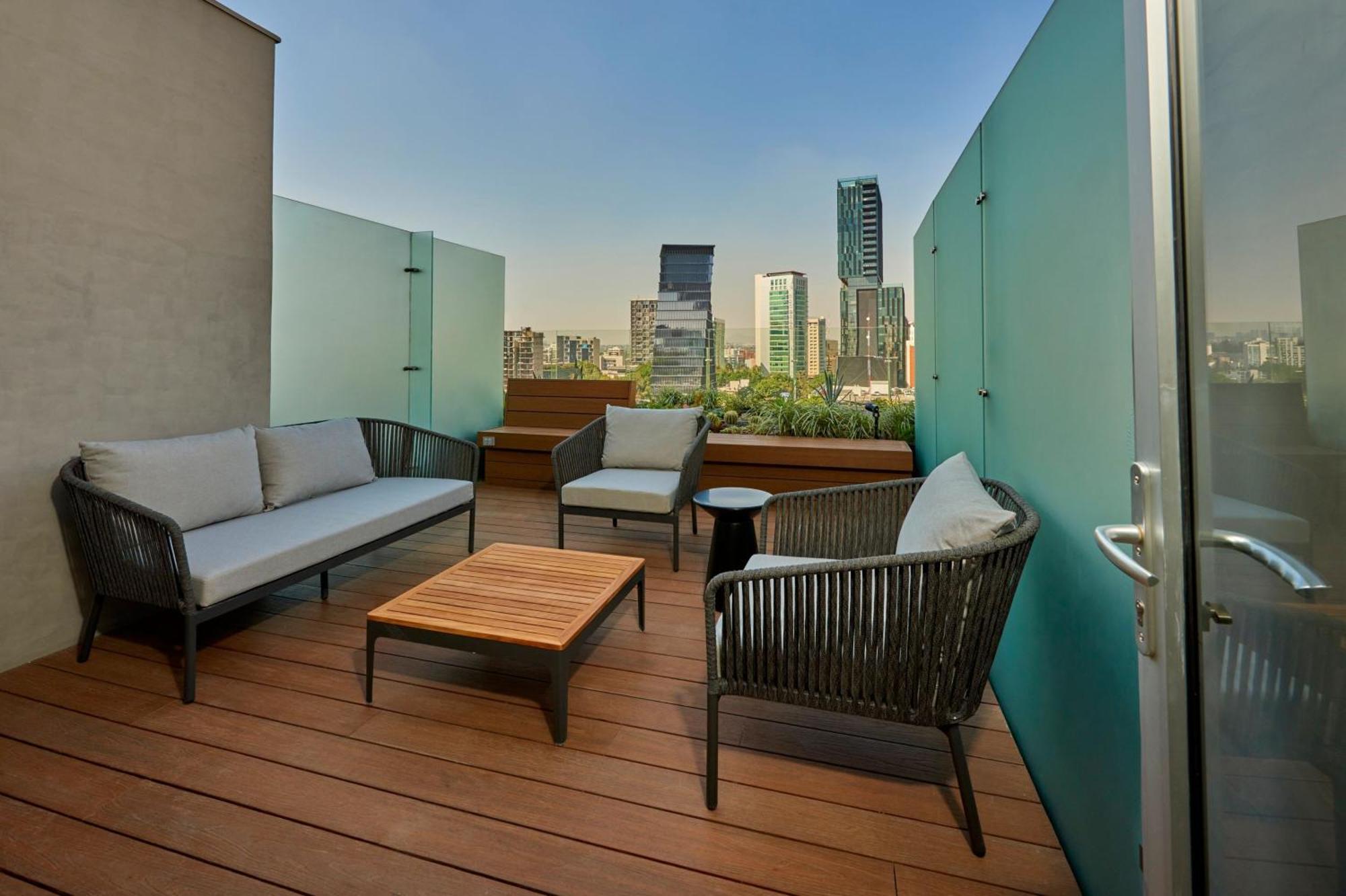 City Express Plus By Marriott Guadalajara Providencia Extérieur photo