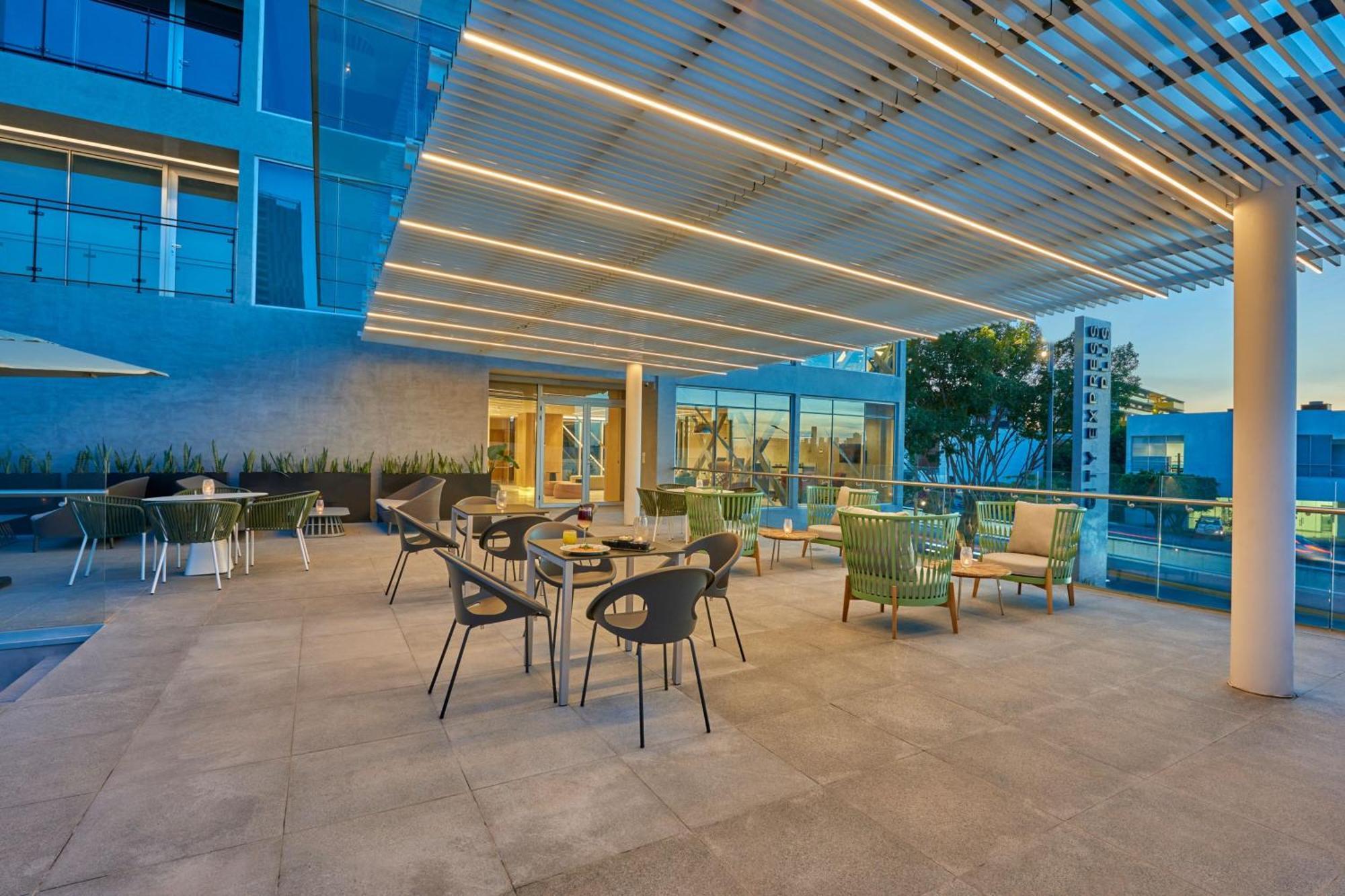City Express Plus By Marriott Guadalajara Providencia Extérieur photo