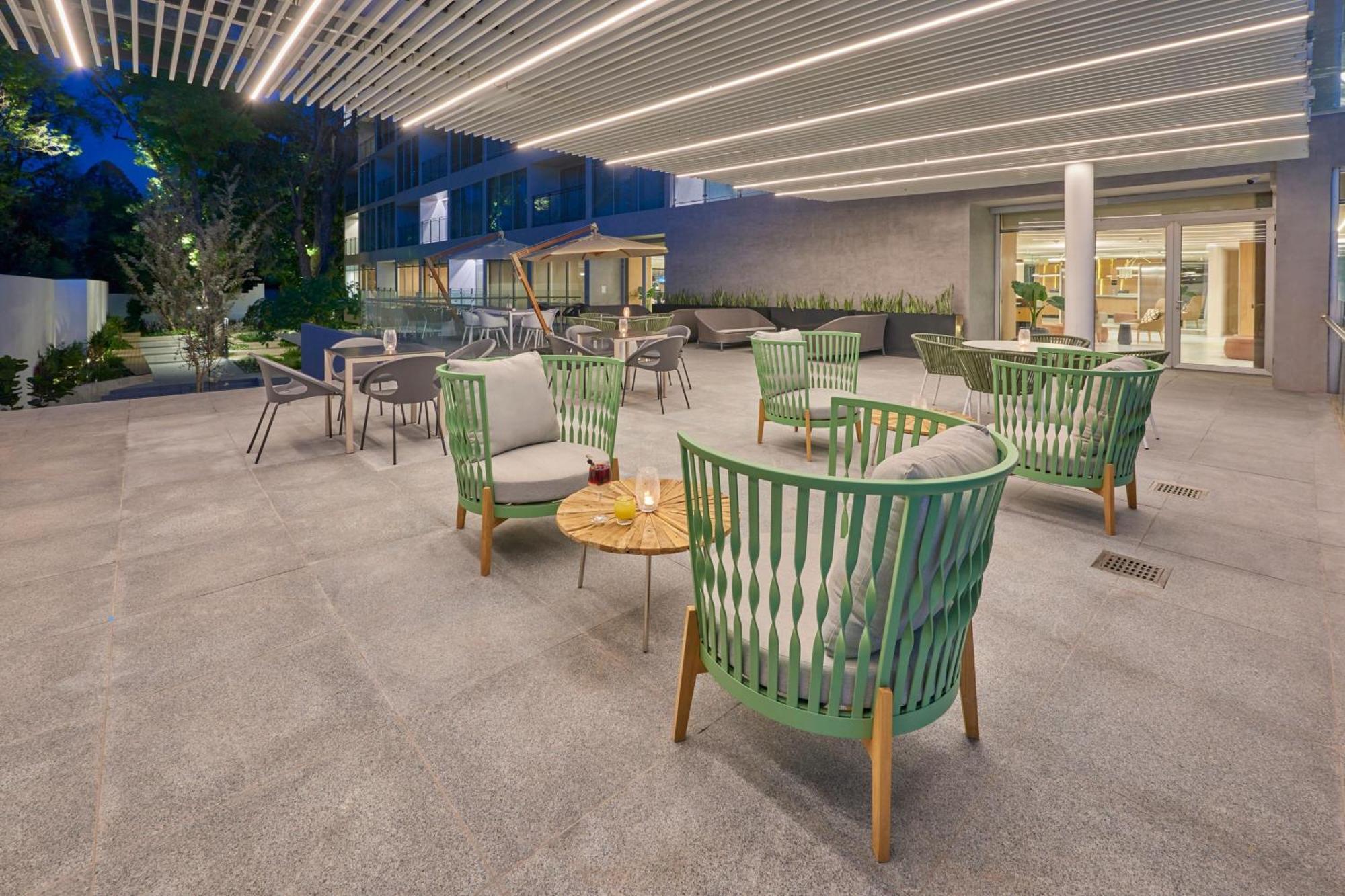 City Express Plus By Marriott Guadalajara Providencia Extérieur photo