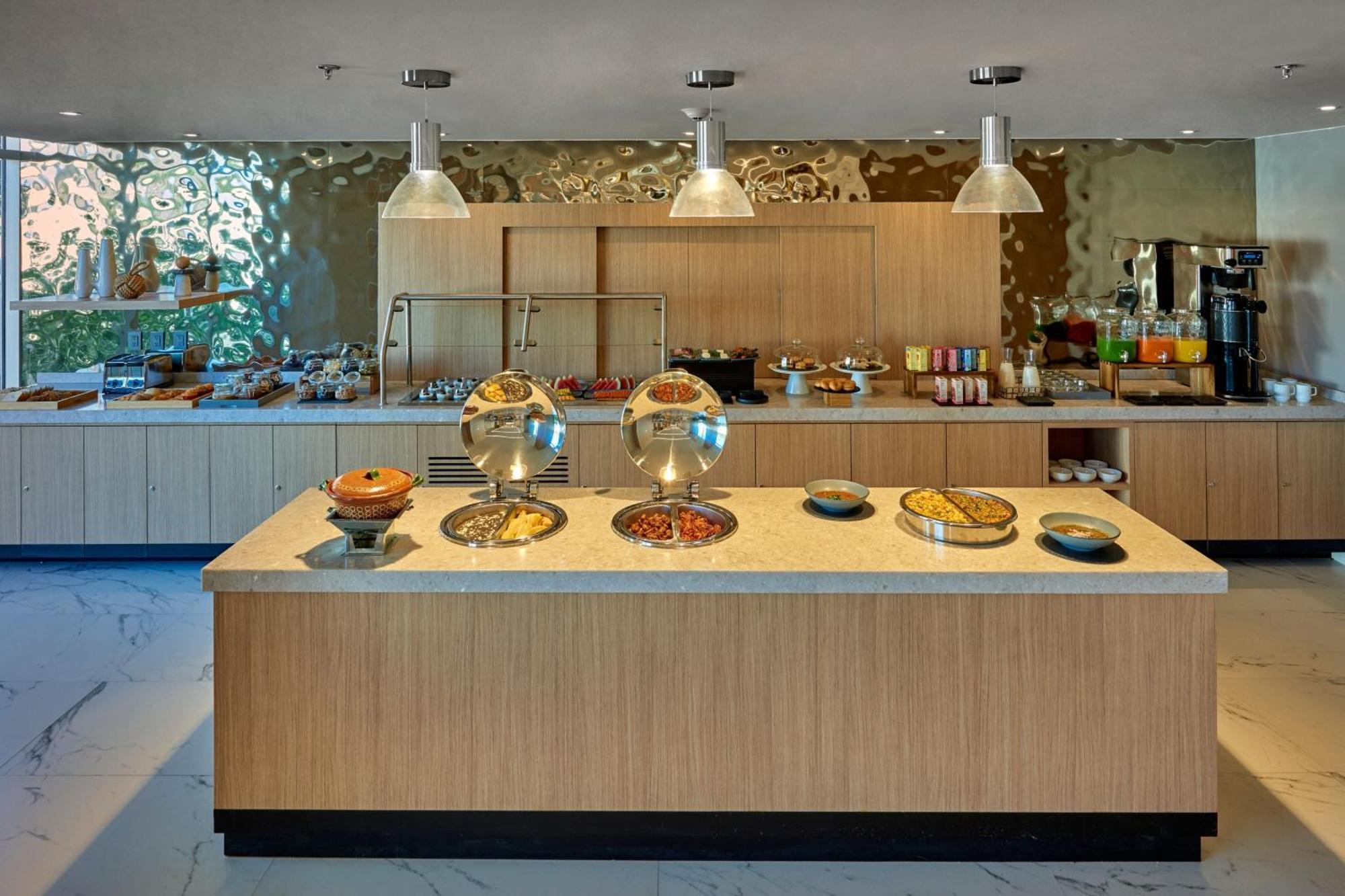 City Express Plus By Marriott Guadalajara Providencia Extérieur photo