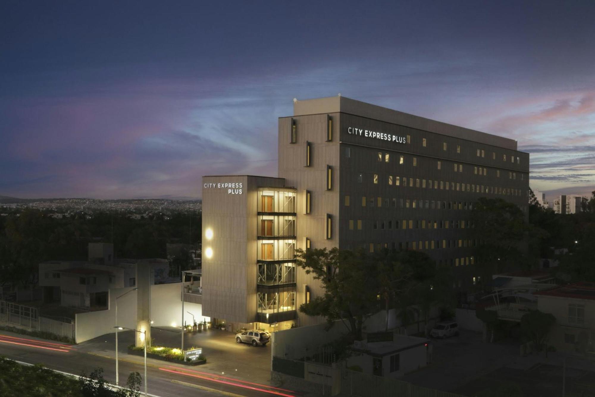 City Express Plus By Marriott Guadalajara Providencia Extérieur photo