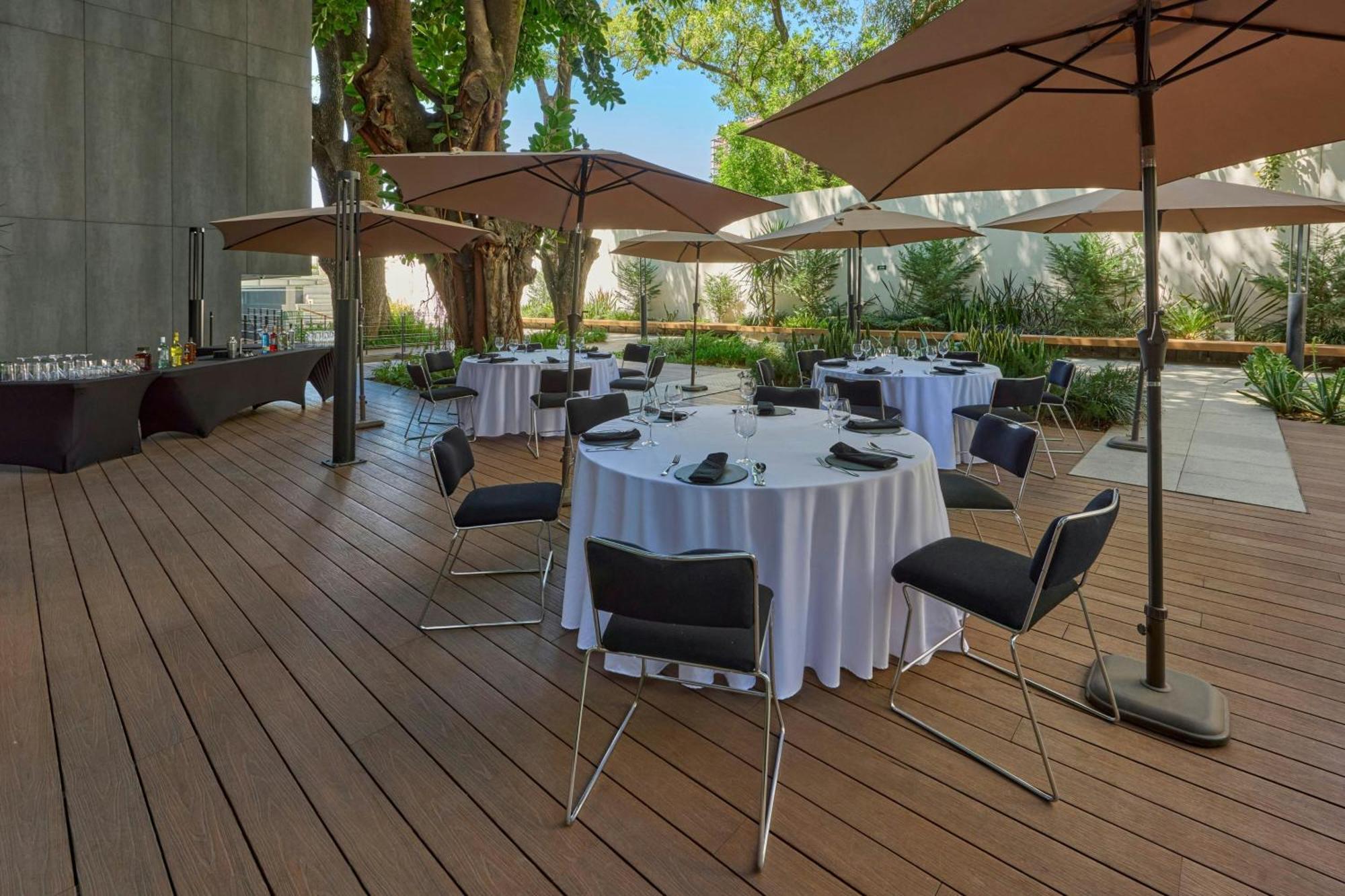 City Express Plus By Marriott Guadalajara Providencia Extérieur photo